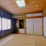 美築粟田